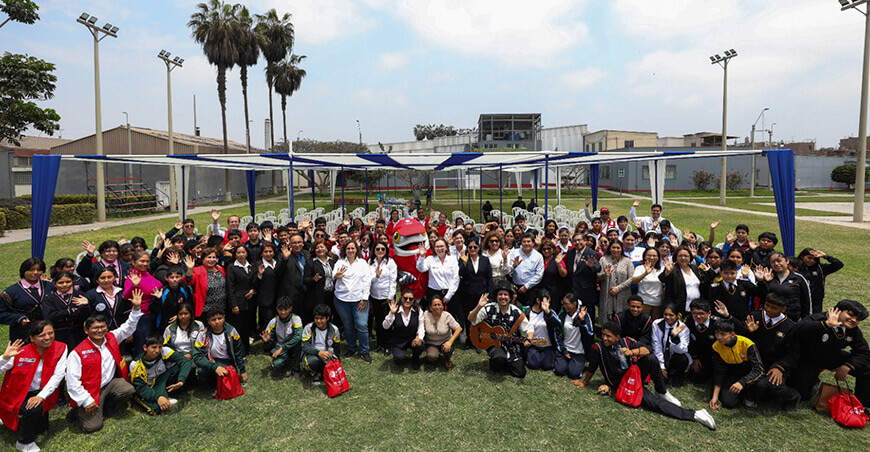 Líderes escolares visitaron laboratorio de Sanipes y fortalecen su rol en la inocuidad alimentaria Lima Perú