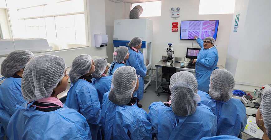 Líderes escolares visitaron laboratorio de Sanipes y fortalecen su rol en la inocuidad alimentaria Lima Perú