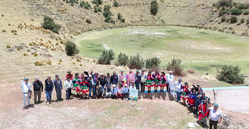Sierra Azul entregó qochas hídrico productivo Maranniyuq en Acos Cusco Perú
