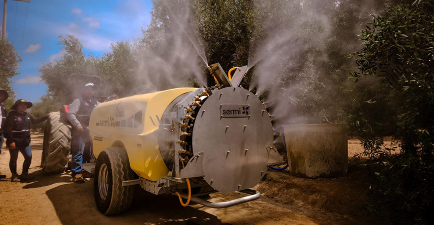 Mecanizarán labores en la producción de olivo con tractobombas atomizadoras