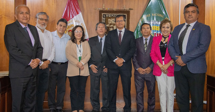 Entregan credenciales a nuevas autoridades de la UNALM para el periodo 2026-2031
