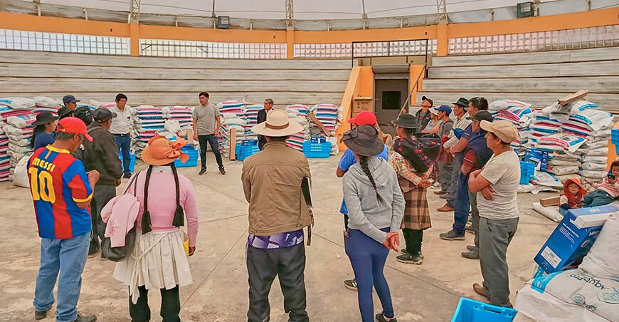 Devida entregó 22.5 TM de alimento balanceado para trucha a piscicultores de Huancavelica
