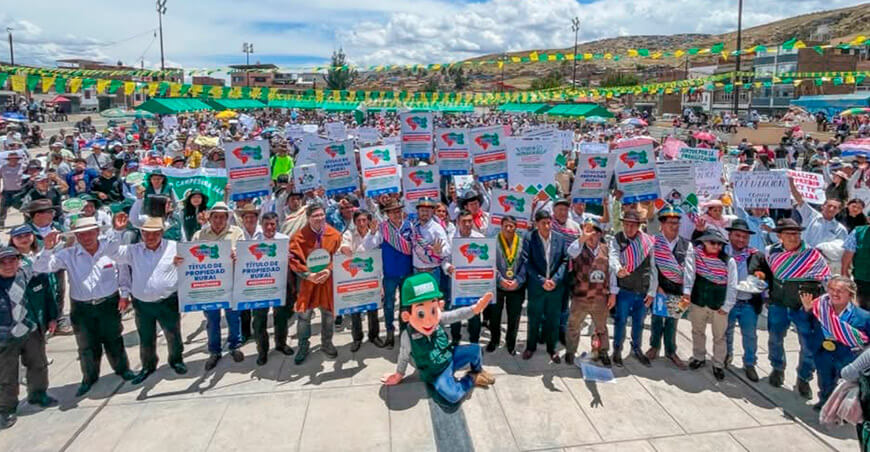 Midagri impulsa seguridad jurídica rural con entrega de más de 1300 títulos en Junín