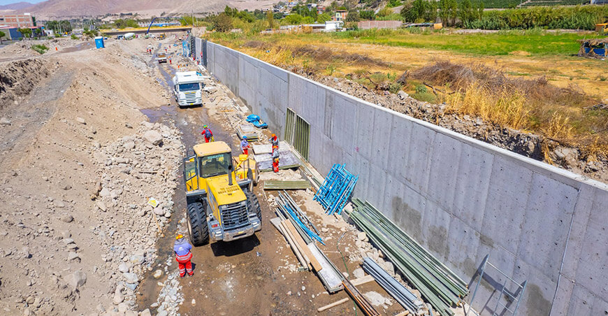 Avanzan trabajos de protección ribereña en la provincia de Mariscal Nieto Moquegua Perú