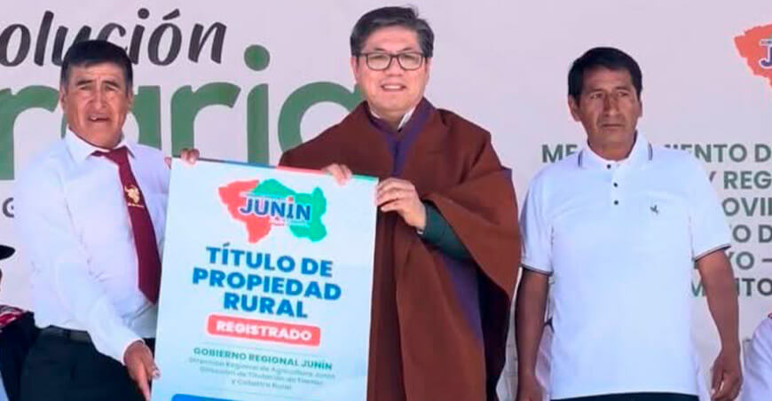 Midagri impulsa seguridad jurídica rural con entrega de más de 1300 títulos en Junín