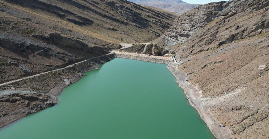 reparación de la represa Chirimayuni Moquegua Perú