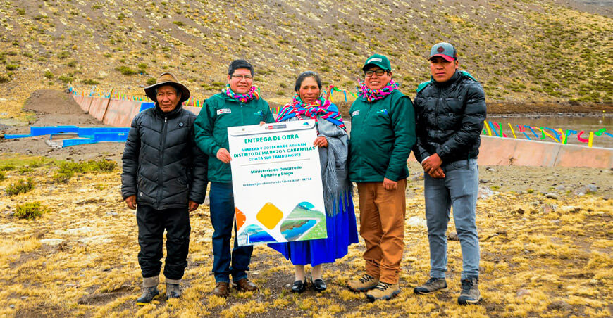 Sierra Azul entregó obra que fortalecerá la agricultura familiar en Mañazo Puno