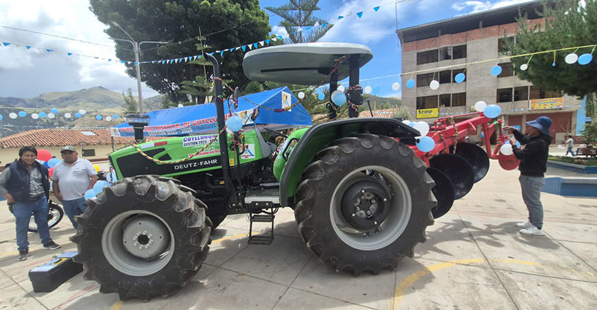 Potenciarán producción agropecuaria de Coyllurqui con maquinaria agrícola, camioneta y motocicletas Apurímac Perú