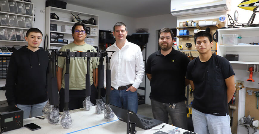 Drones desarrollados por peruanos serán empleados en observación y levantamiento de información topográfica en la Antártida