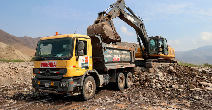 Intensifican trabajos de limpieza y descolmatación del río Mala Lima Perú