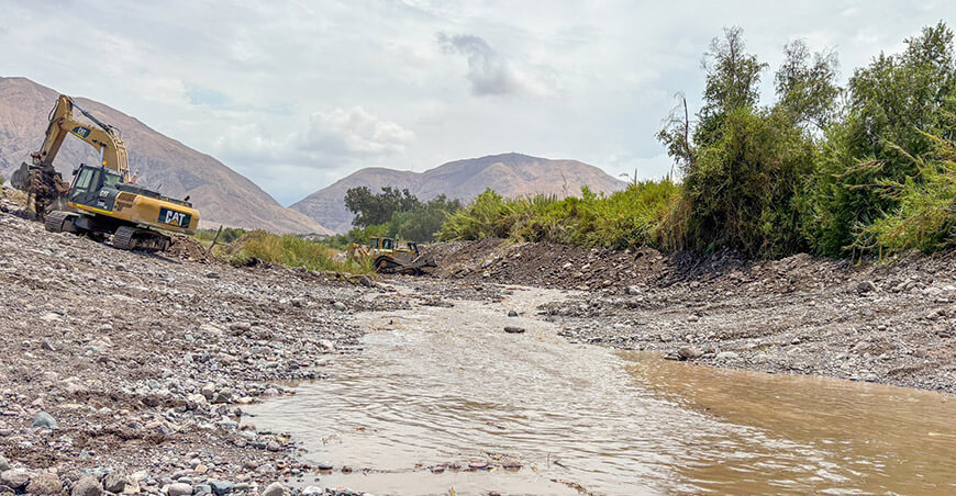 Continúan los trabajos de descolmatación de ríos ante la temporada de lluvias en Moquegua
