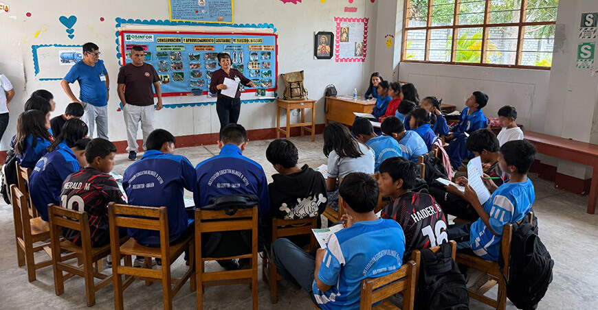Mochila Forestal del Osinfor llega a las aulas de comunidades amazónicas