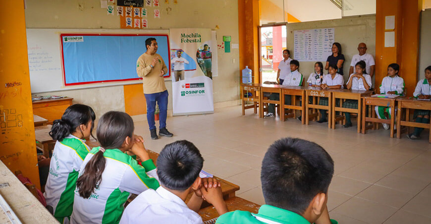 Mochila Forestal del Osinfor llega a las aulas de comunidades amazónicas