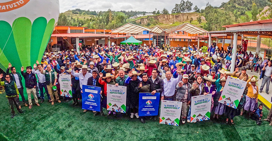 Midagri entregó 1839 títulos rurales a pobladores del centro poblado Río Grande Cajamarca Perú 