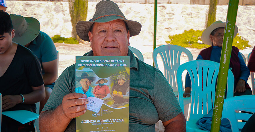 Entregan constancias de posesión a agricultores de La Yarada Los Palos Tacna Perú