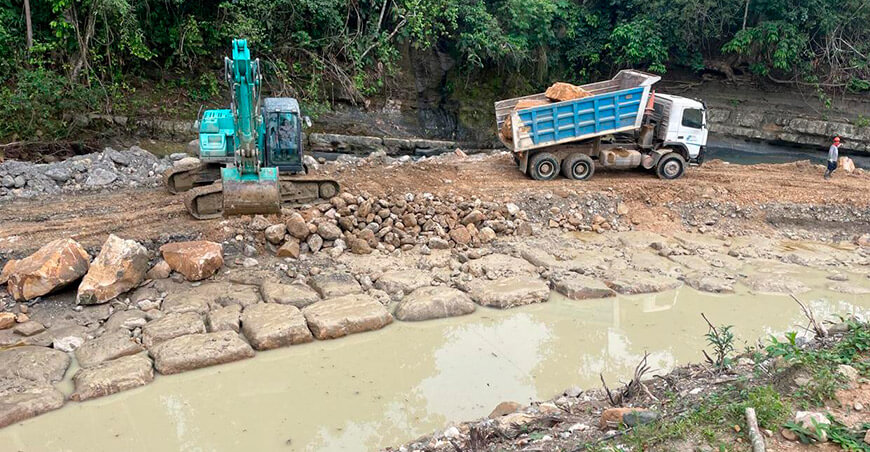 Deficiencias en obra contra inundaciones en la quebrada Garrapata exponen a pobladores San Martín Perú