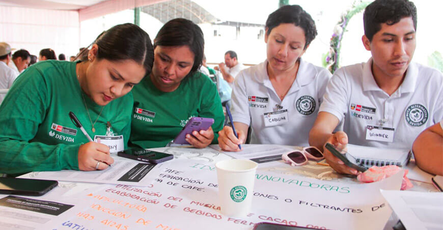 Devida fortalece capacidades para impulsar el desarrollo de más de 2900 familias productoras de Cusco Perú