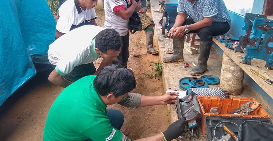  Devida mejora despulpadoras para garantizar la calidad del café del Alto Huallaga Huánuco Perú 