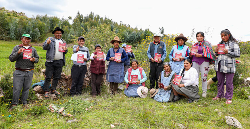 Productores de Ayarmaca se capacitan en manejo y madurez de pastos Cusco Perú