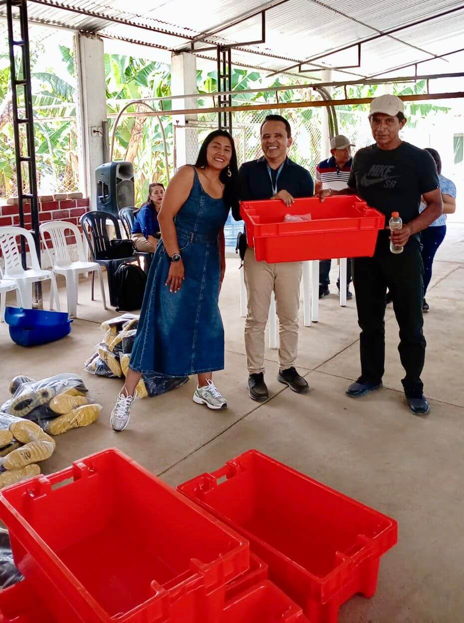 Figura 3: Entrega del equipamiento de bioseguridad fitosanitaria implementado en el marco del proyecto durante actividad de cierre realizada en diciembre de 2025.