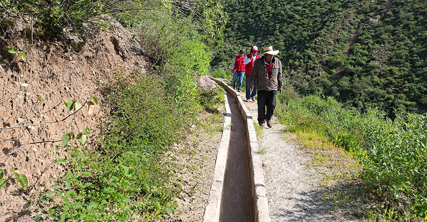 Evalúan proyecto de riego para ampliar la frontera agrícola en Amata Moquegua Perú