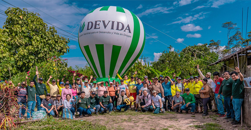 Devida asiste a Cooperativa Agraria Los Guardianes del Bosque apicultoras del Alto Huallaga, accedió a un cofinanciamiento de Procompite Huánuco Perú