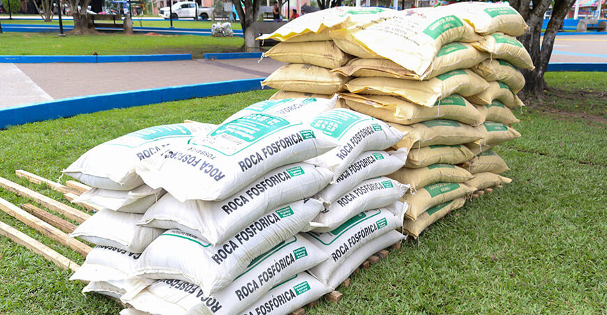 Fortalecen la producción de cacao con entrega de abono orgánico a 400 familias productoras Neshuya Ucayali Devida Perú 