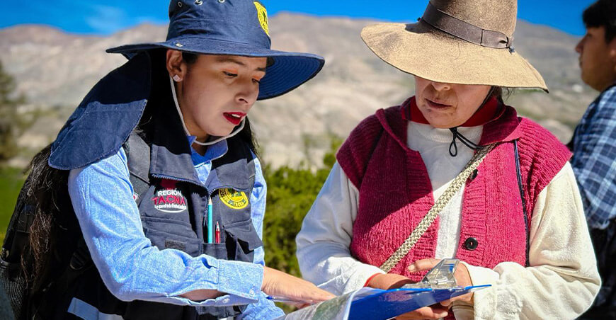 trabajo en campo para la verificación de linderos titulación rural en Candarave Tacna Perú