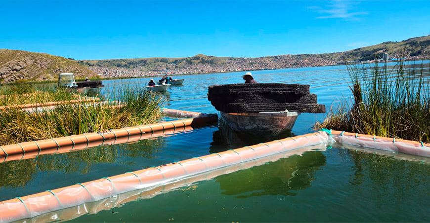 Inician recuperación de la calidad del agua del lago Titicaca con filtros de totora Puno Perú