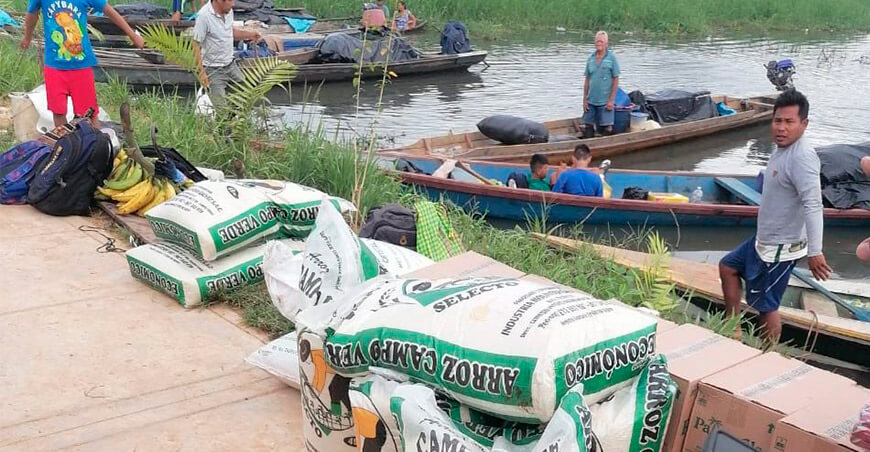 Ocho Sur entrega 4.75 toneladas de víveres a poblaciones originarias inundadas por lluvias 