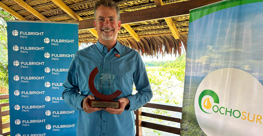 Embajada de EE. UU. otorga “Premio Bicentenario” a Ocho Sur por impulsar becas en la Amazonía