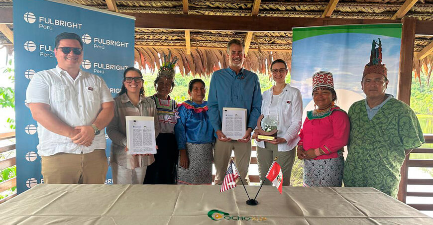 Embajada de EE. UU. otorga “Premio Bicentenario” a Ocho Sur por impulsar becas en la Amazonía