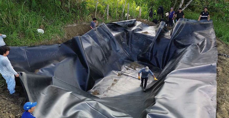 Inician revestimiento con geomembrana del primer reservorio en Namballe Cajamarca Perú