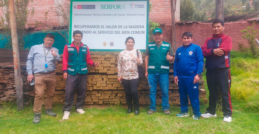 Serfor destinó 4627 pies tablares de madera decomisada para mobiliario escolar en Checacupe Cusco Perú