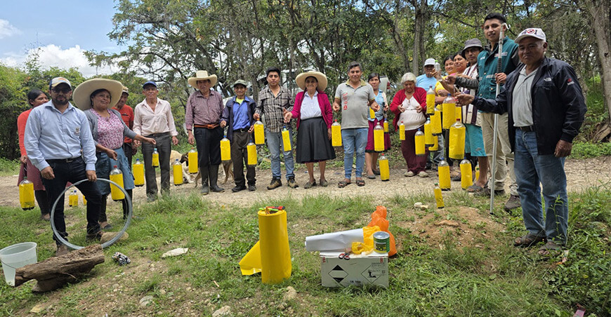 Senasa Cograsas control mosca fruta Perú