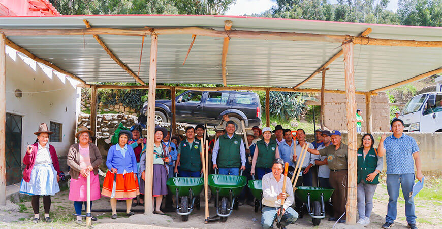 Entregan kits agrícolas a familias productoras de Olleros y Huaraz Áncash Perú