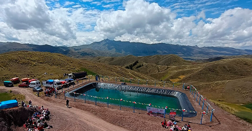 Foncodes asegura agua para riego y fortalece la producción agropecuaria con biohuerto en Ayacucho Perú