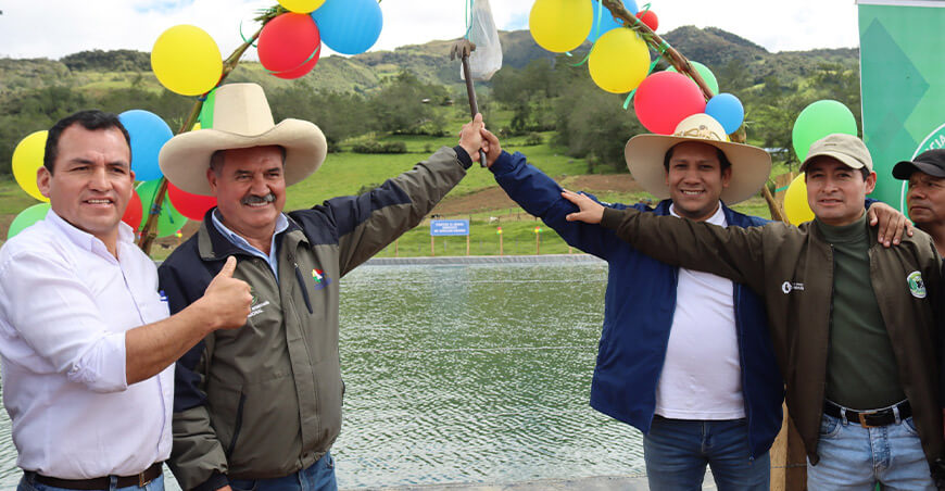 siembra y cosecha de agua mediante la construcción de reservorios y qochas GORE Cajamarca Perú