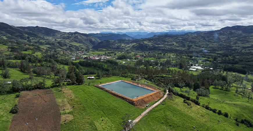 siembra y cosecha de agua mediante la construcción de reservorios y qochas GORE Cajamarca Perú