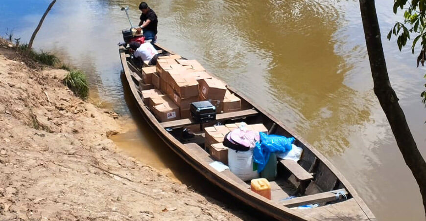 IIAP entregó alevino gamitana a familias de comunidades del bajo Amazonas Loreto Perú 