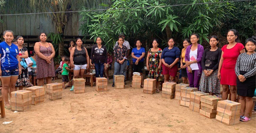Meliponicultoras – mujeres amazónicas, criadoras de abejas sin aguijón Perú