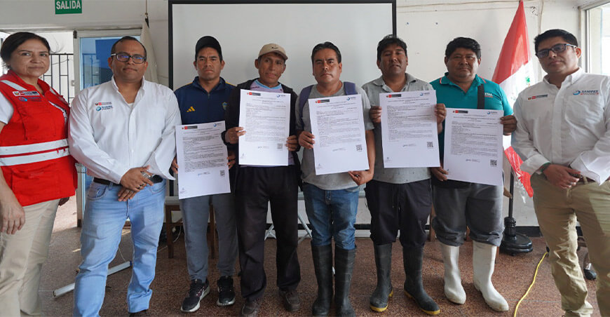 Sanipes entregó 30 habilitaciones sanitarias a pescadores de Pucusana y Callao Perú