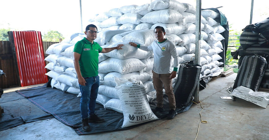 La Cooperativa Agraria Cacaotera Poshini Vraem exportó cacao peruano hacia Francia