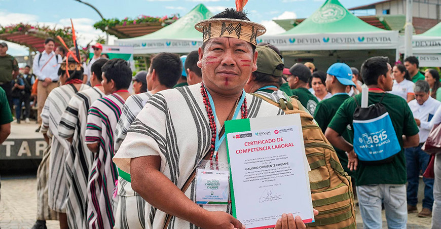 Devida entrega certificados de competencias laborales a 40 productores del Vraem