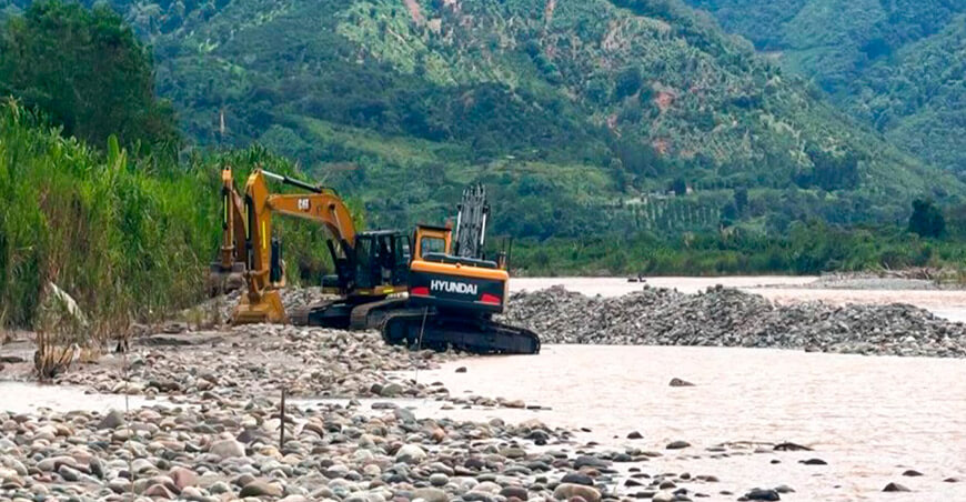 Protegen zonas agrícolas en cinco regiones con la limpieza de 29 km de cauces y quebradas Midagri Perú