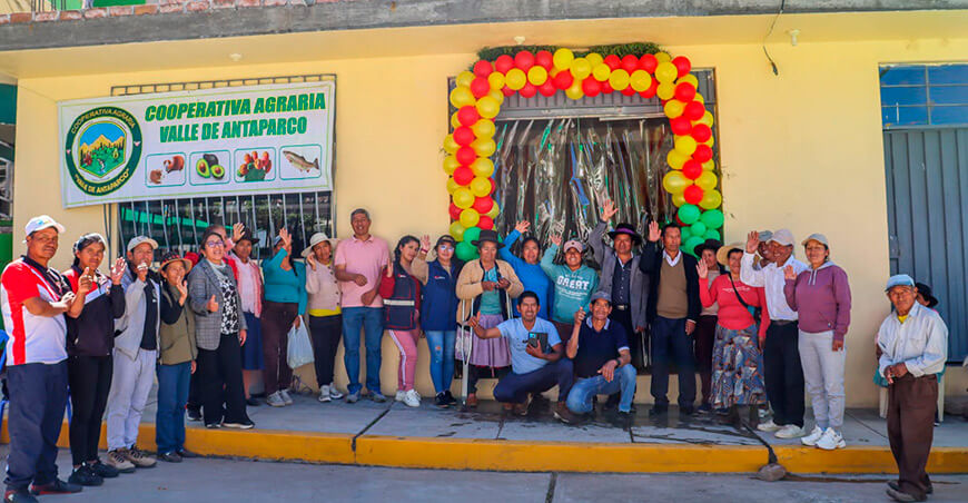 Cooperativa Agraria Valle de Antaparco crianza de cuyes Huancavelica Perú