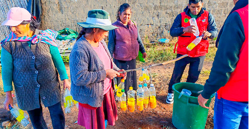 productores organizados en 99 Comités de Sanidad Agraria y de Mosca de la Fruta Ayacucho Perú