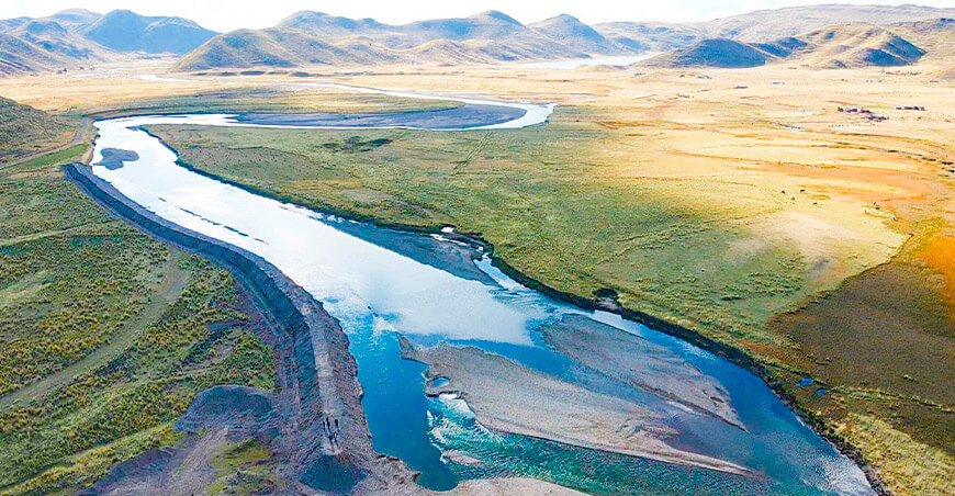 Verifican trabajos de protección en el margen derecho del río Grande en Puno Perú
