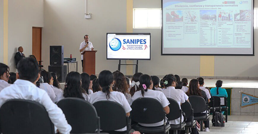 Sanipes fortalece a 200 estudiantes en buenas prácticas de inocuidad alimentaria Piura Perú