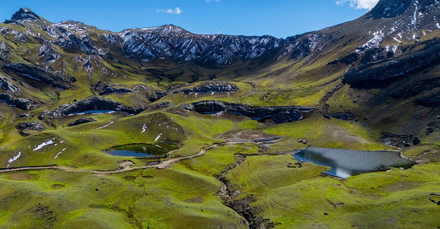 Sierra Azul inaugura obra de siembra y cosecha de agua que refuerza la seguridad hídrica en Combapata qocha Cusco Perú